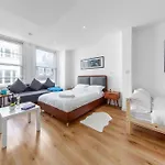Stylish Sleep6 Flat At Iconic Piccadilly Circusvr6